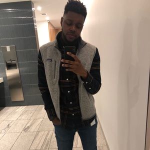 Meet your Posher, Levi